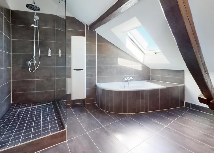 Le Cocon Colmarien - Proche Centre Et Gare - Stationnement Gratuit - 10 Personnes Daire *